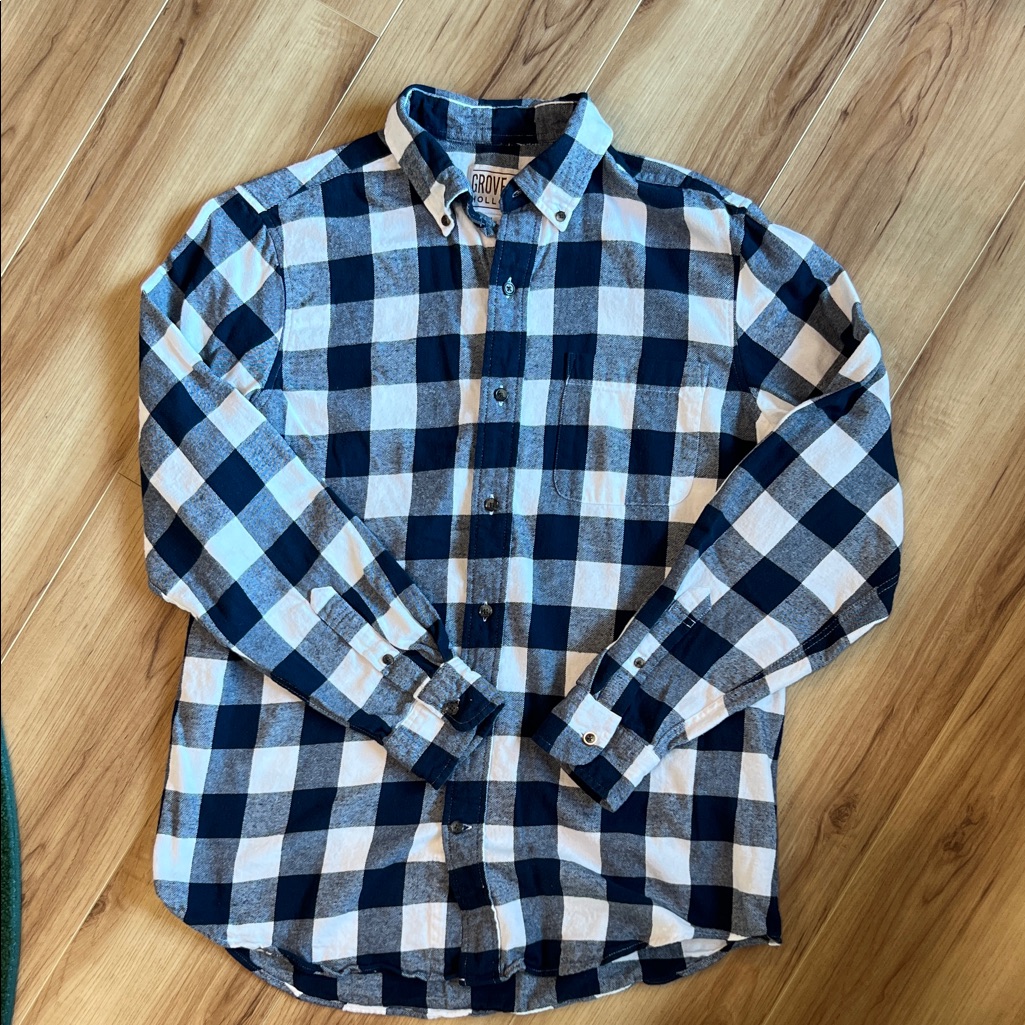 Grove &Hollow Navy And White Plaid Flannel Casual Button Down Shirt